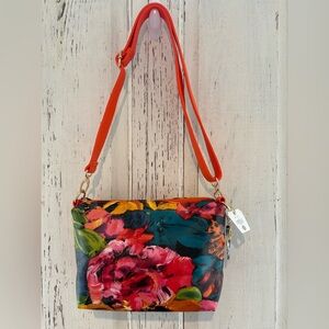 NWT-Gorgeous Vibrant Floral Crossbody